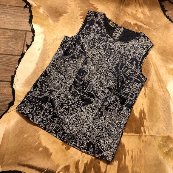 Escada Tops - Escada size 8 top 🦇*